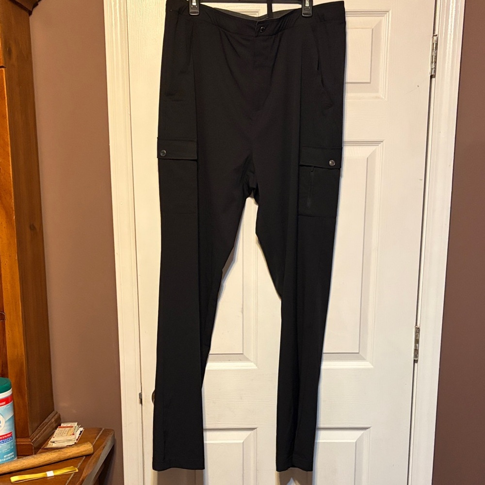 Men's Black Cargo Pants - Contemporary Slim Utility